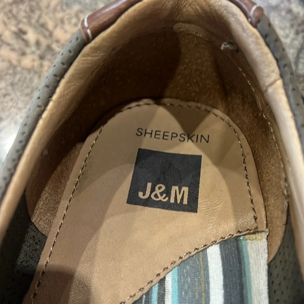 Gray Slip-On Loafers with Textured Upper and Elastic Goring